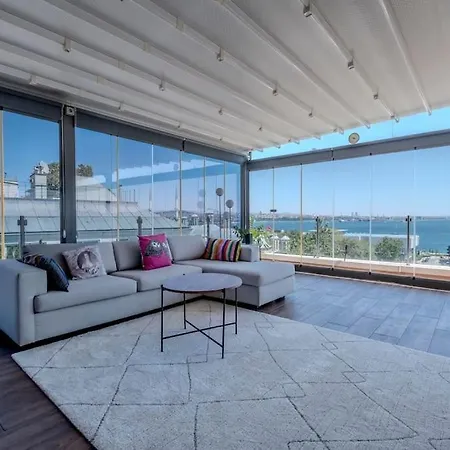 Wonder Terrace With 360 Bosphorus View *